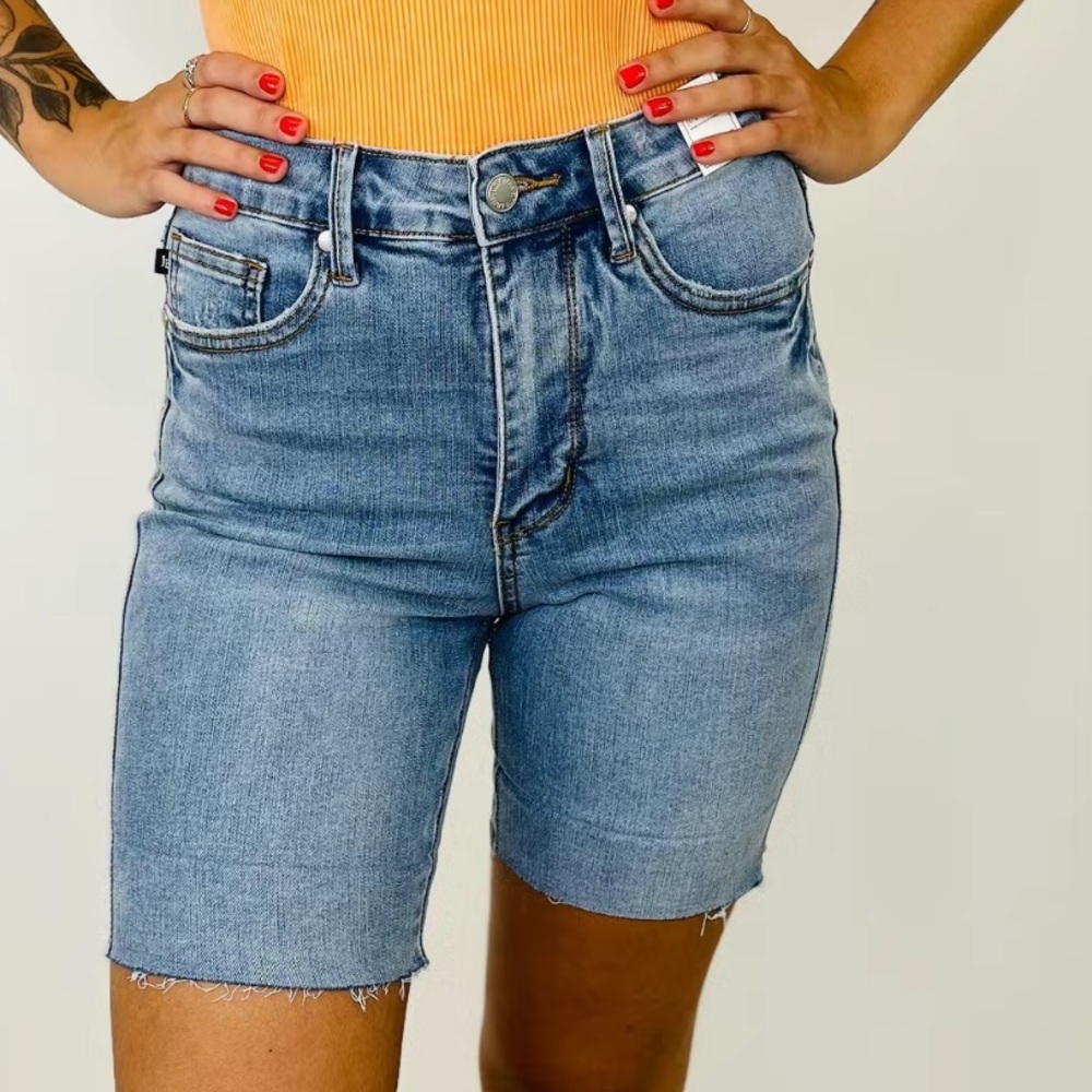 Judy Blue Cool Denim Tummy Control Shorts, Small Inseam 7.5”-9” Bermuda - Picture 8 of 11